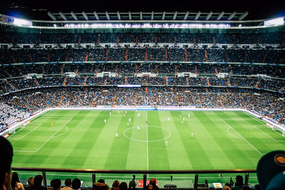 Stadion sepak bola penuh suporter Indonesia